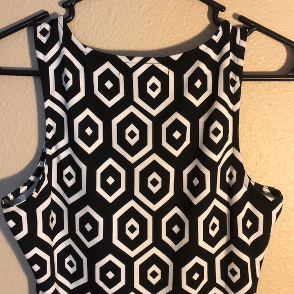 Black and white fit and flare dress - Picture 5 of 5